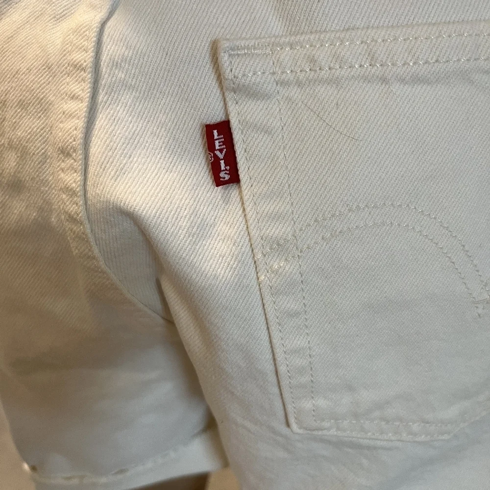 Levis these cut